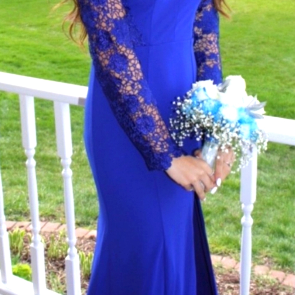 Ladies evening gown/ prom dress small